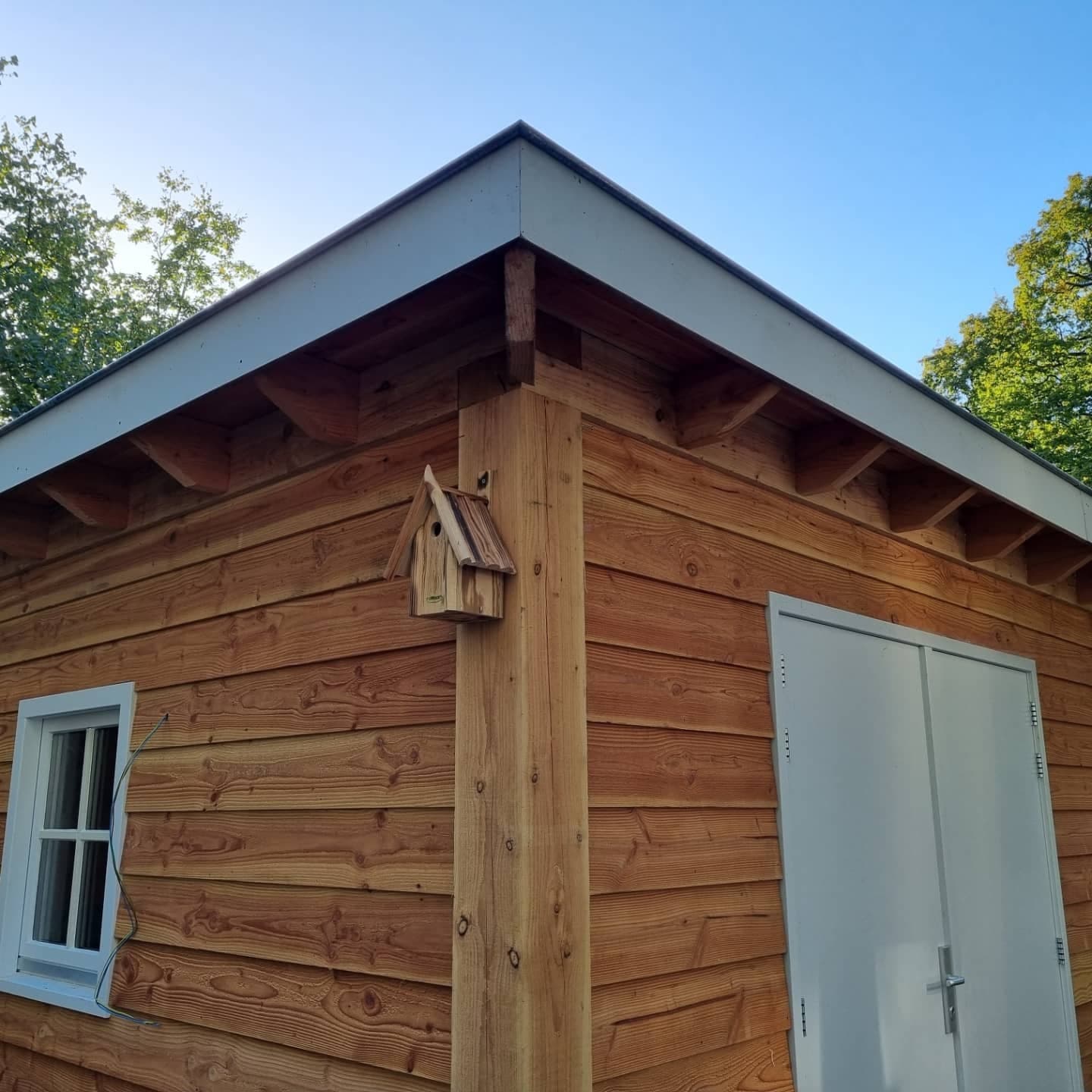 Houten dakconstructie detail. renovatie en verbouwing.