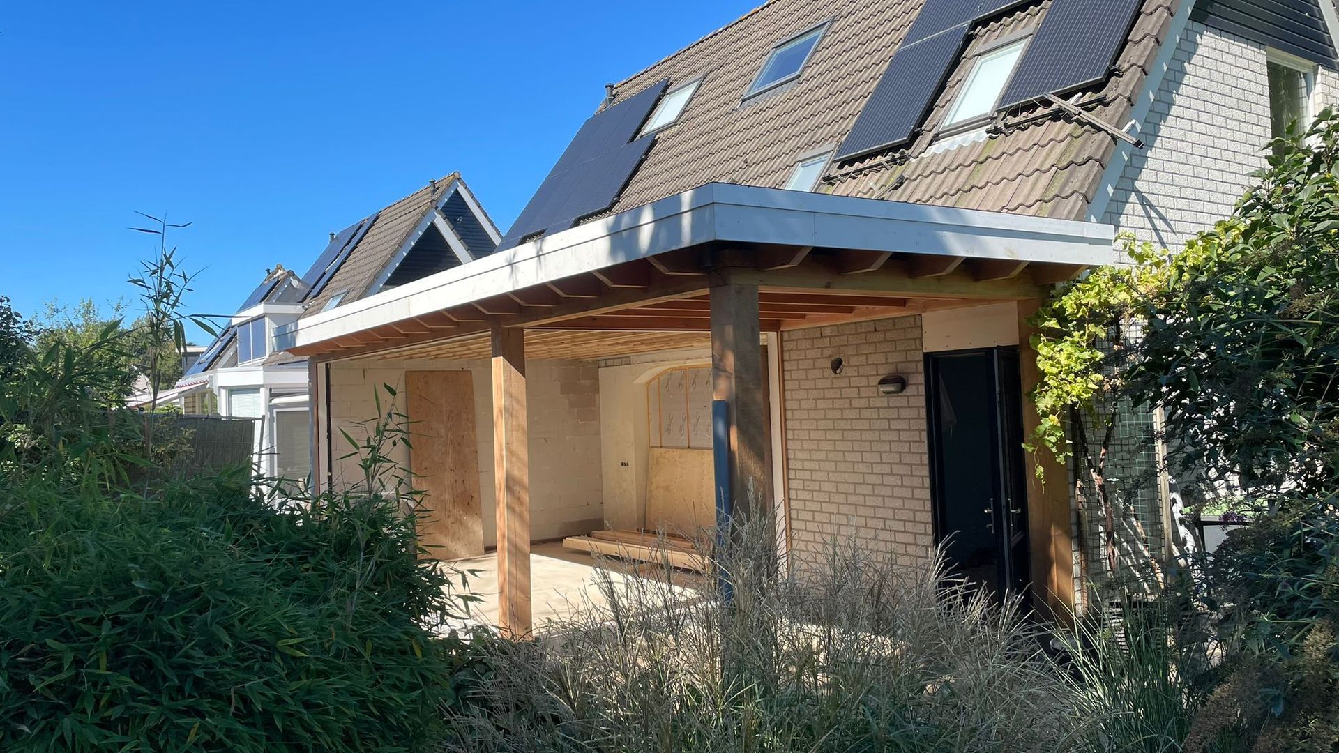  Verandaverbouwing en aanbouwrenovatie.