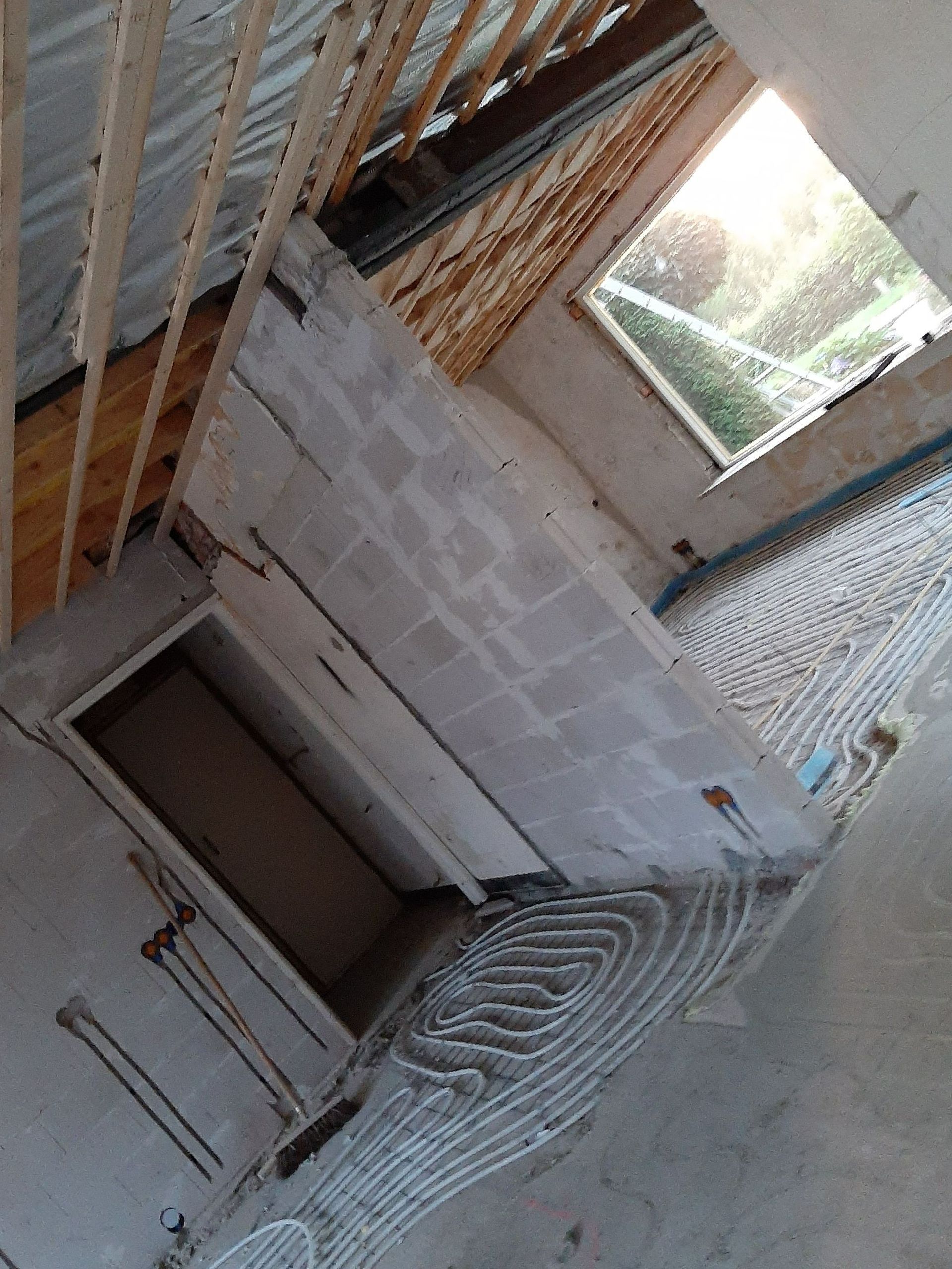 Dakconstructie tijdens renovatie en verbouwing van woning