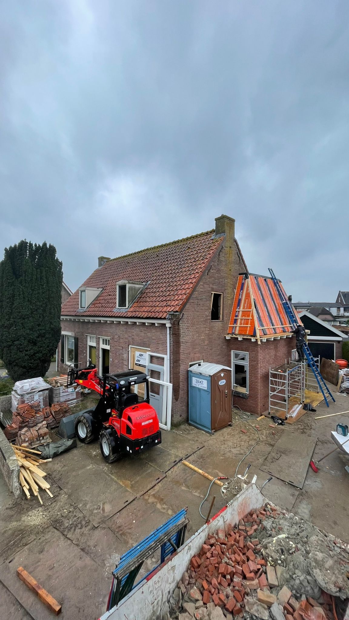 Beschadigd bakstenen. Renovatie project