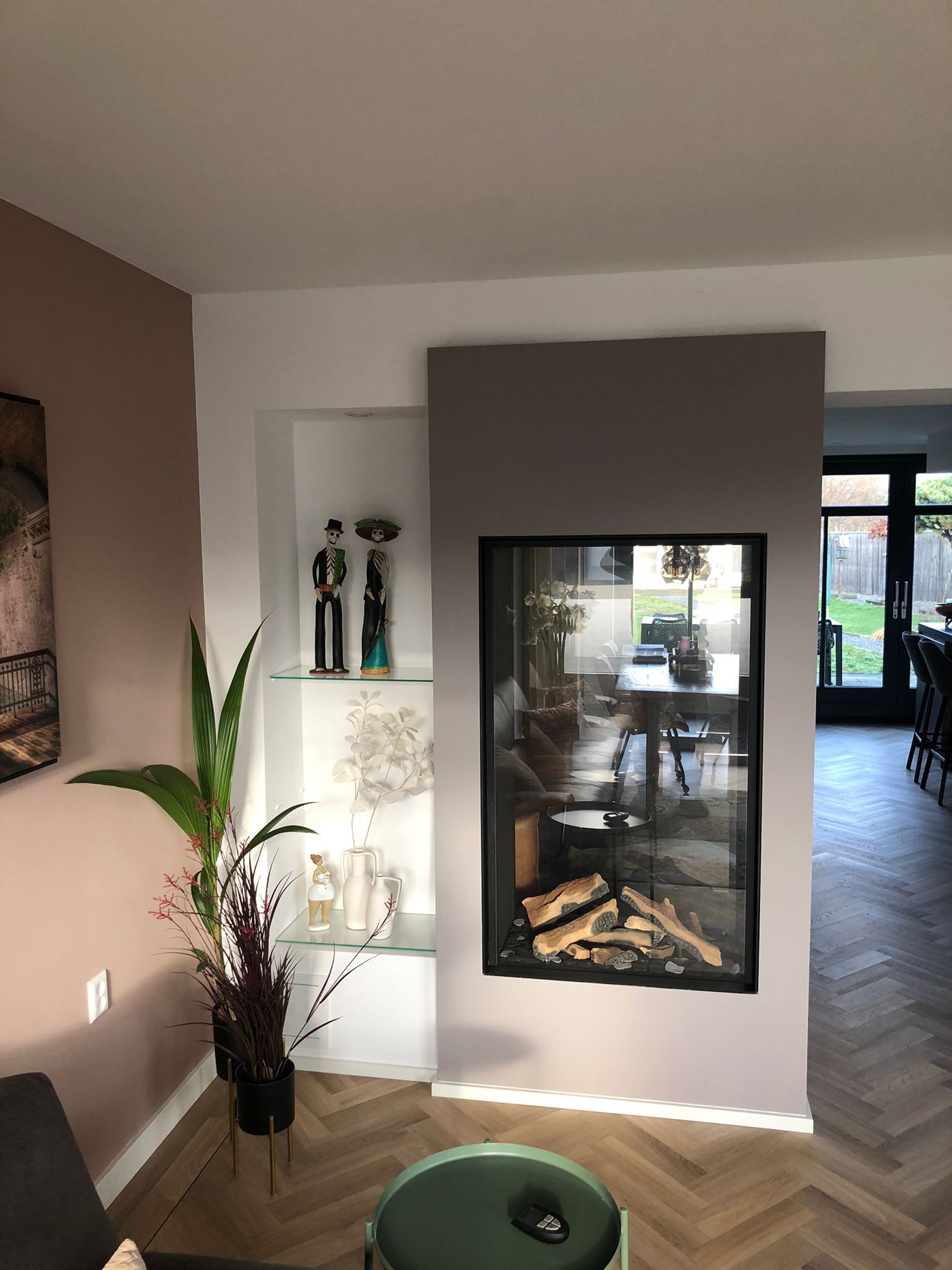 Interieur verbouwing detail. Moderne grijze accenten gerenoveerd.