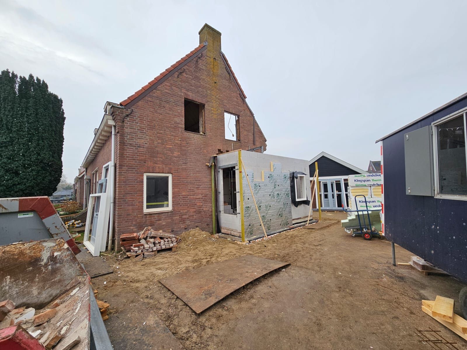 Buitenkant renovatie door aannemer 