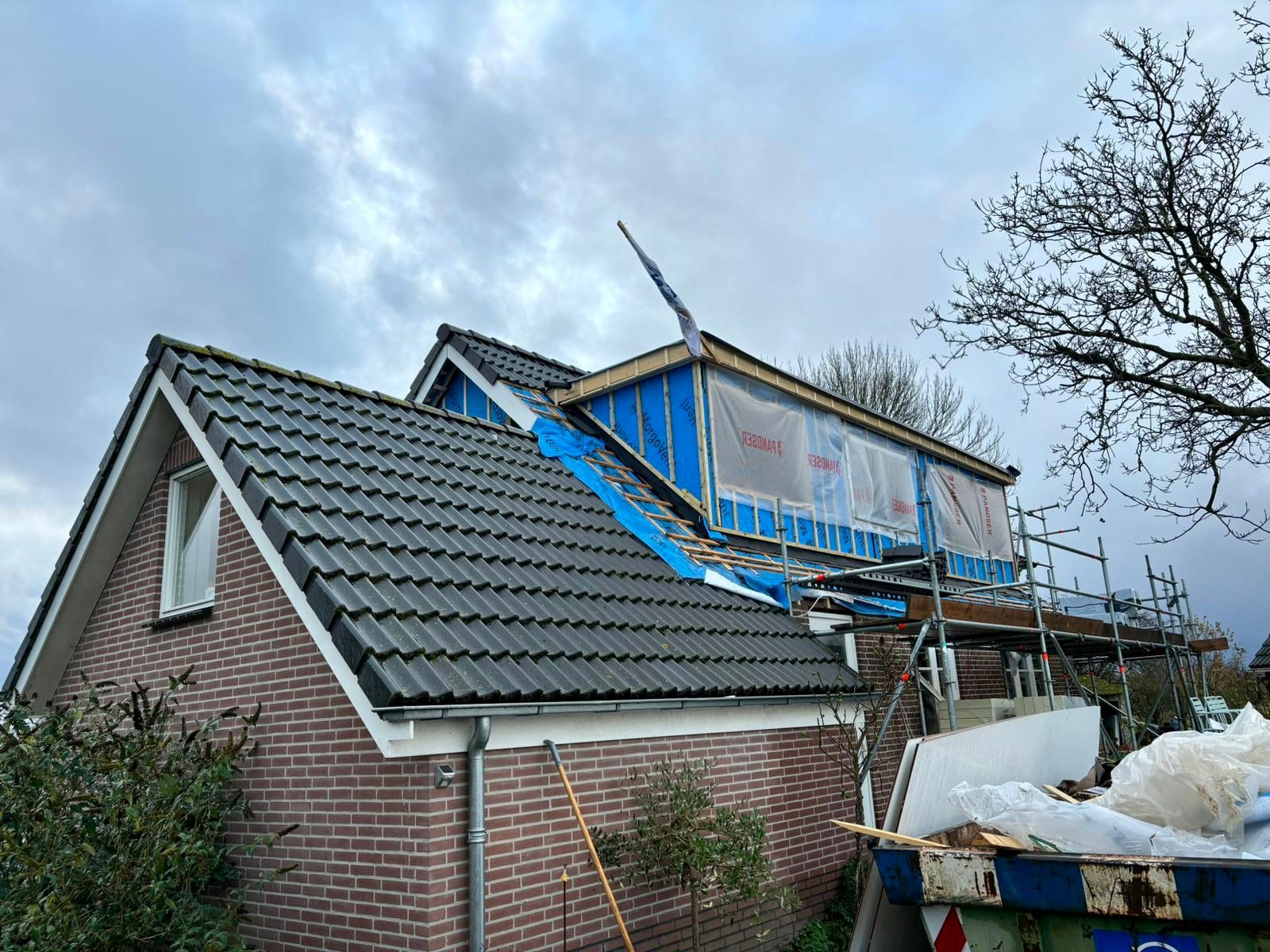 Dakrenovatie en woningrenovatie aannemer.