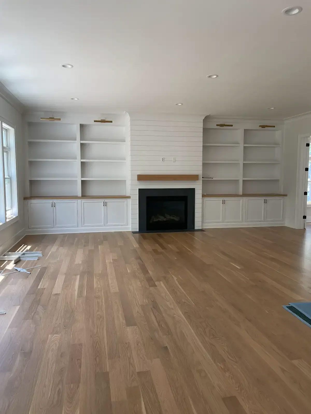 Living Room Shleves