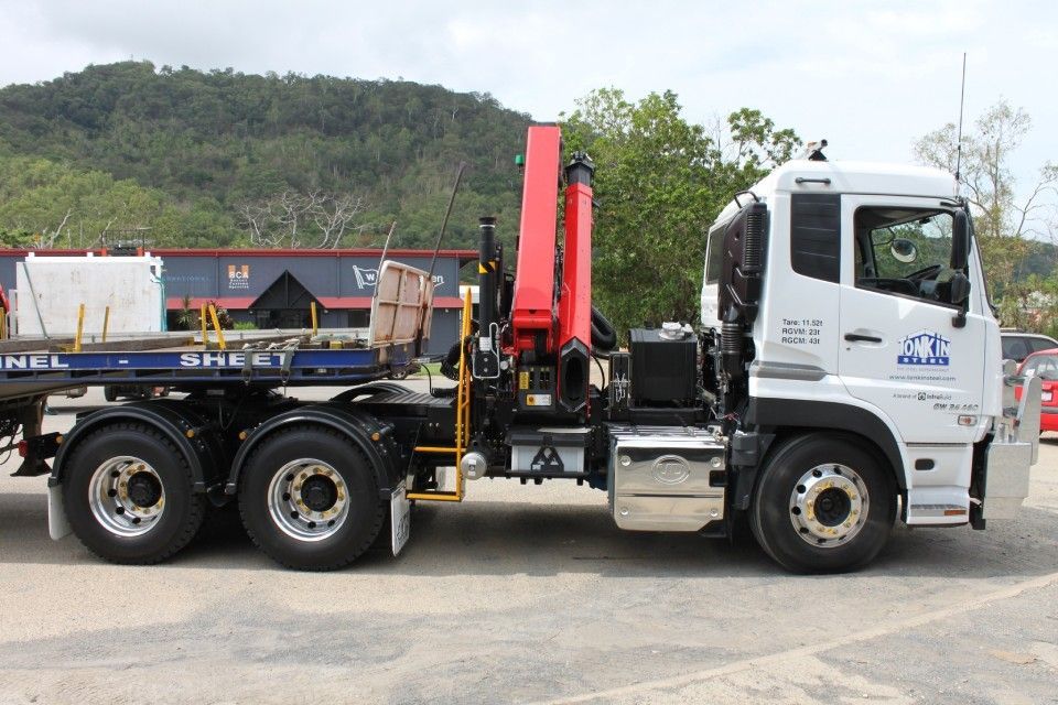 red crane truck - image