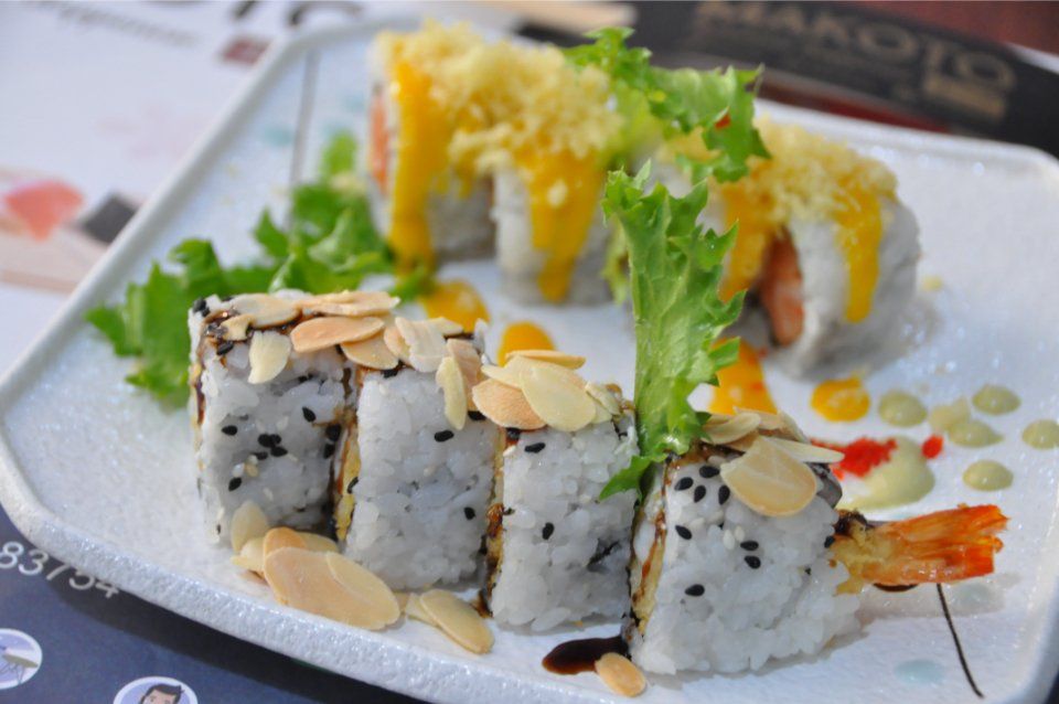 sushi con mandorle