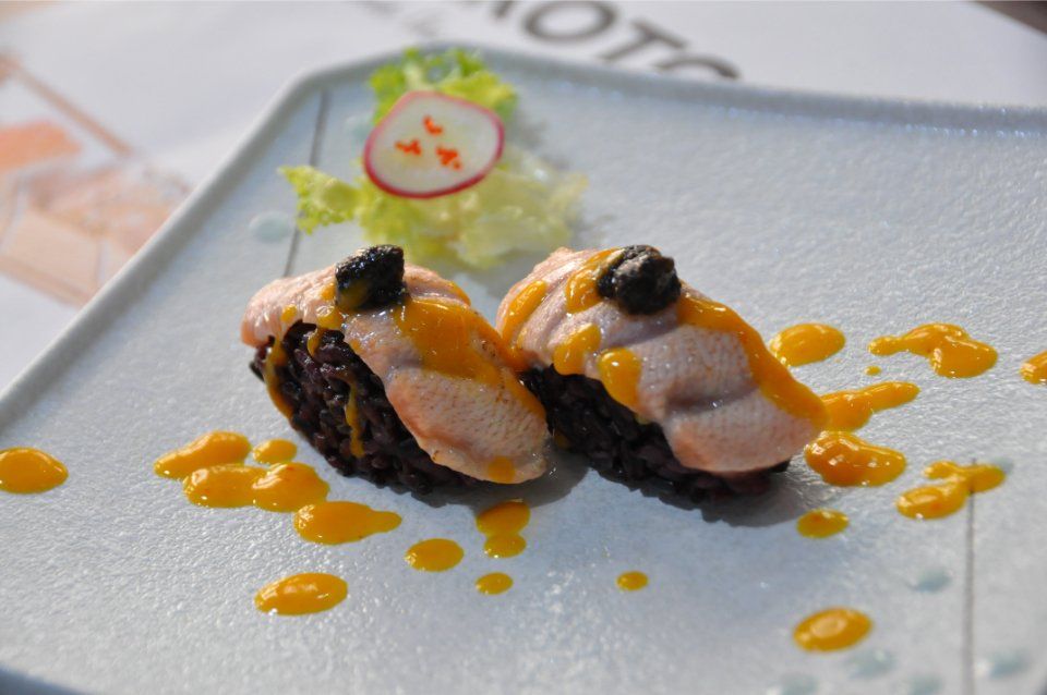 nigiri di riso nero