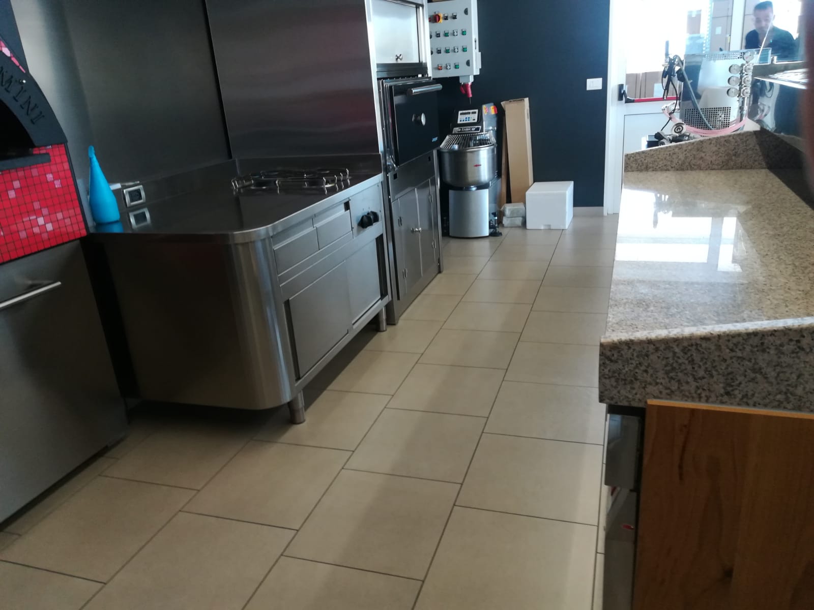 Pulizia cucina ristorante - martino lo spazzacamino rimini