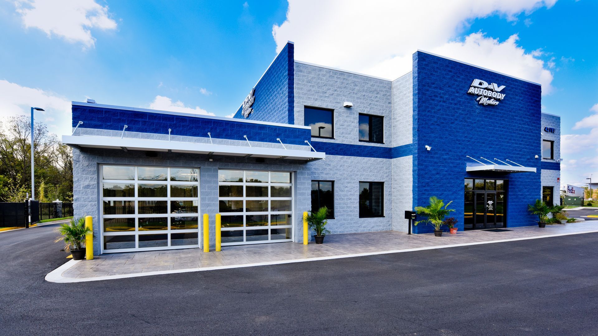 D&V Autobody Building Exterior With Glass Front | D&V Autobody
