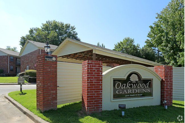 Oakwood Gardens Photo Gallery