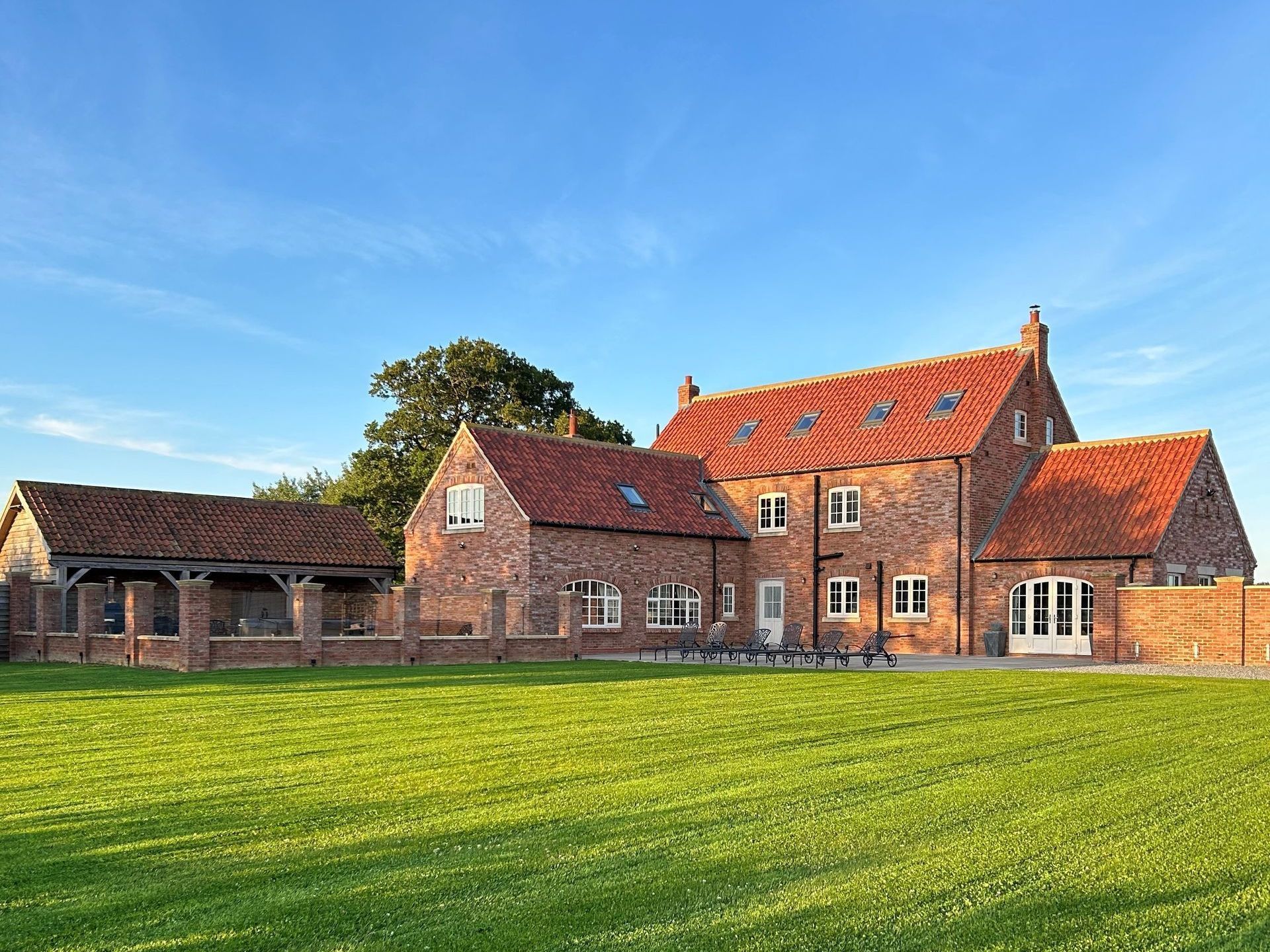 Your perfect countryside escape is waiting. Book your spring stay today!