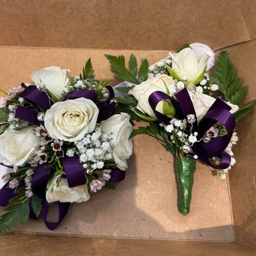 Red Roses Clustered Together, With Green Foliage and White Baby's Breath โ J'adore Flowers & Gifts Cairns in Earlville, QLD