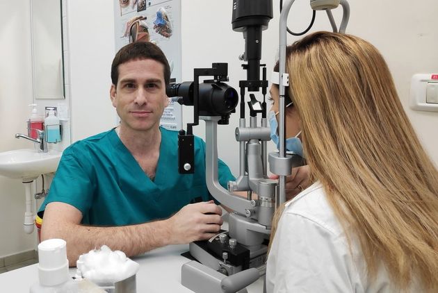 פרופ שחר פרנקל, מומחה לרפואת עיניים