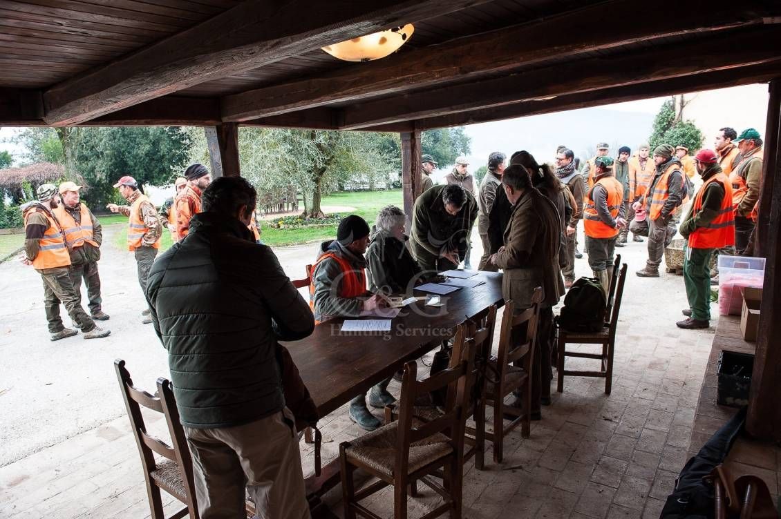 BRIEFING AND MOMENTS - Battuta al Cinghiale - G&G Hunting Services