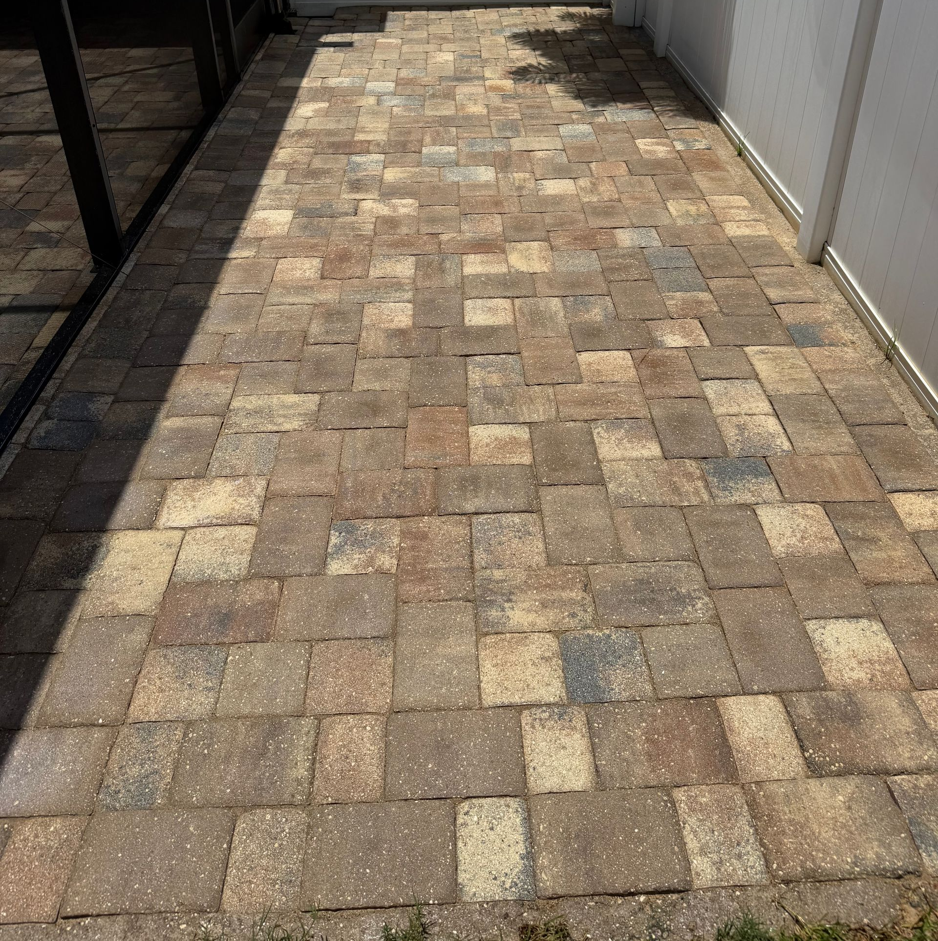 Pool patio & paver cleaning and sealing in Lutz, FL. Restore colors, prevent stains. Call Wild West Washing for a free quote!