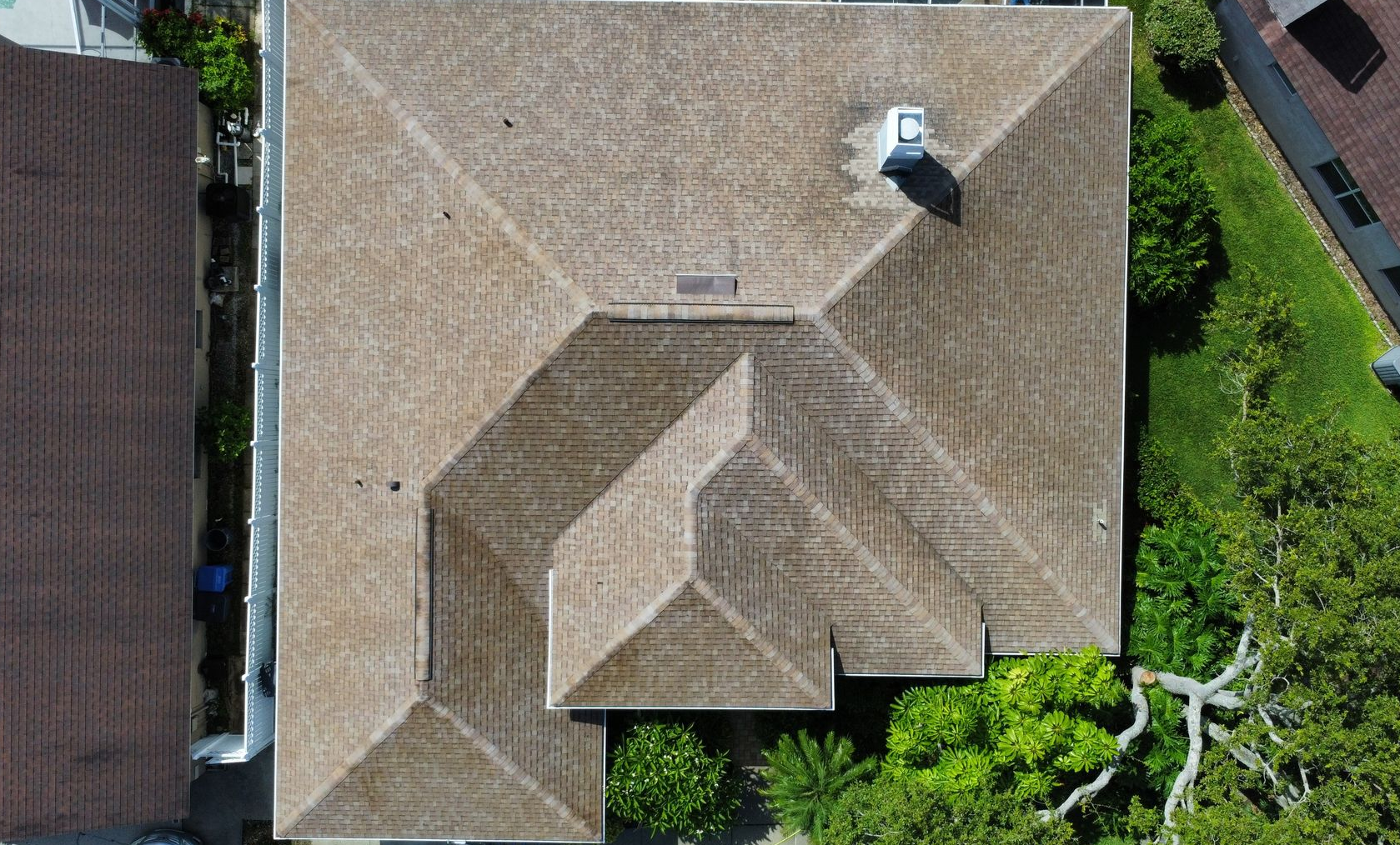 Professional roof cleaning in Lutz eliminates black streaks, mold, and algae for a cleaner, longer-lasting roof.
