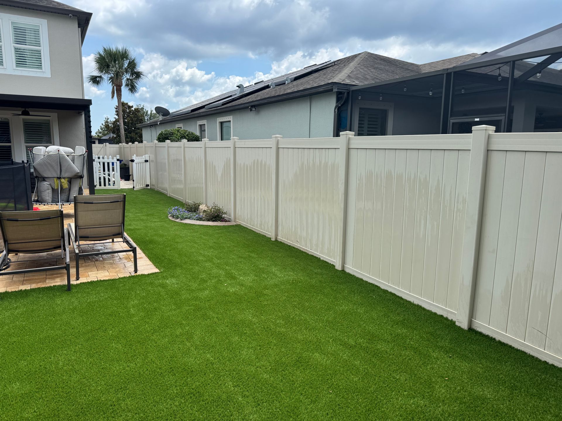 Professional fence cleaning in Long Lake Ranch, Lutz keeps vinyl fences bright, clean, and protected from algae and grime.