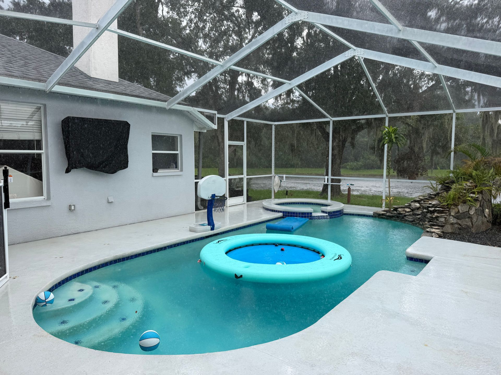 Pool deck, patio & drain cleaning experts serving Citrus Park. Wild West Washing delivers spotless results, guaranteed today.