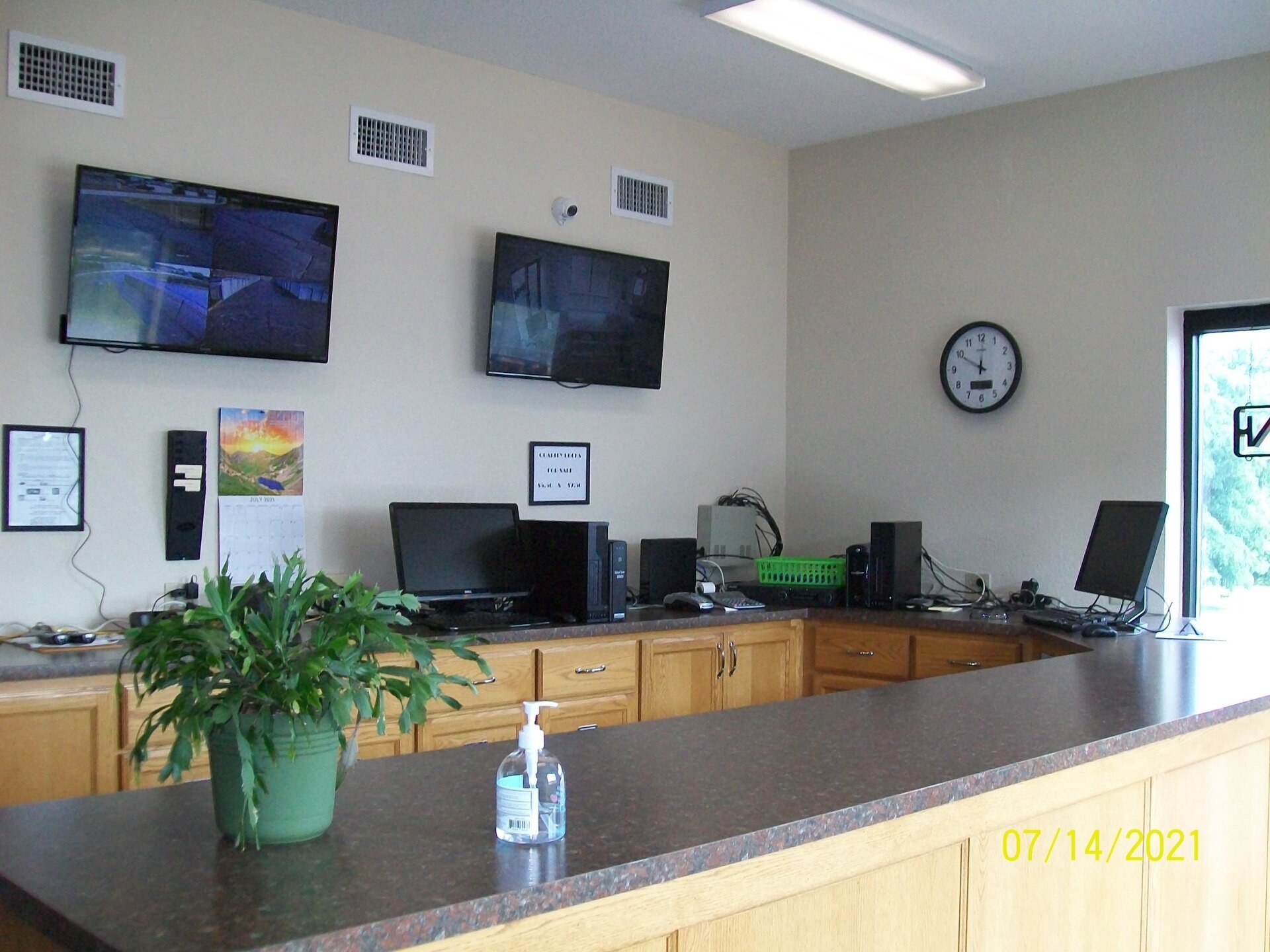 Dealfield Storage LLC Delafield, WI Contact