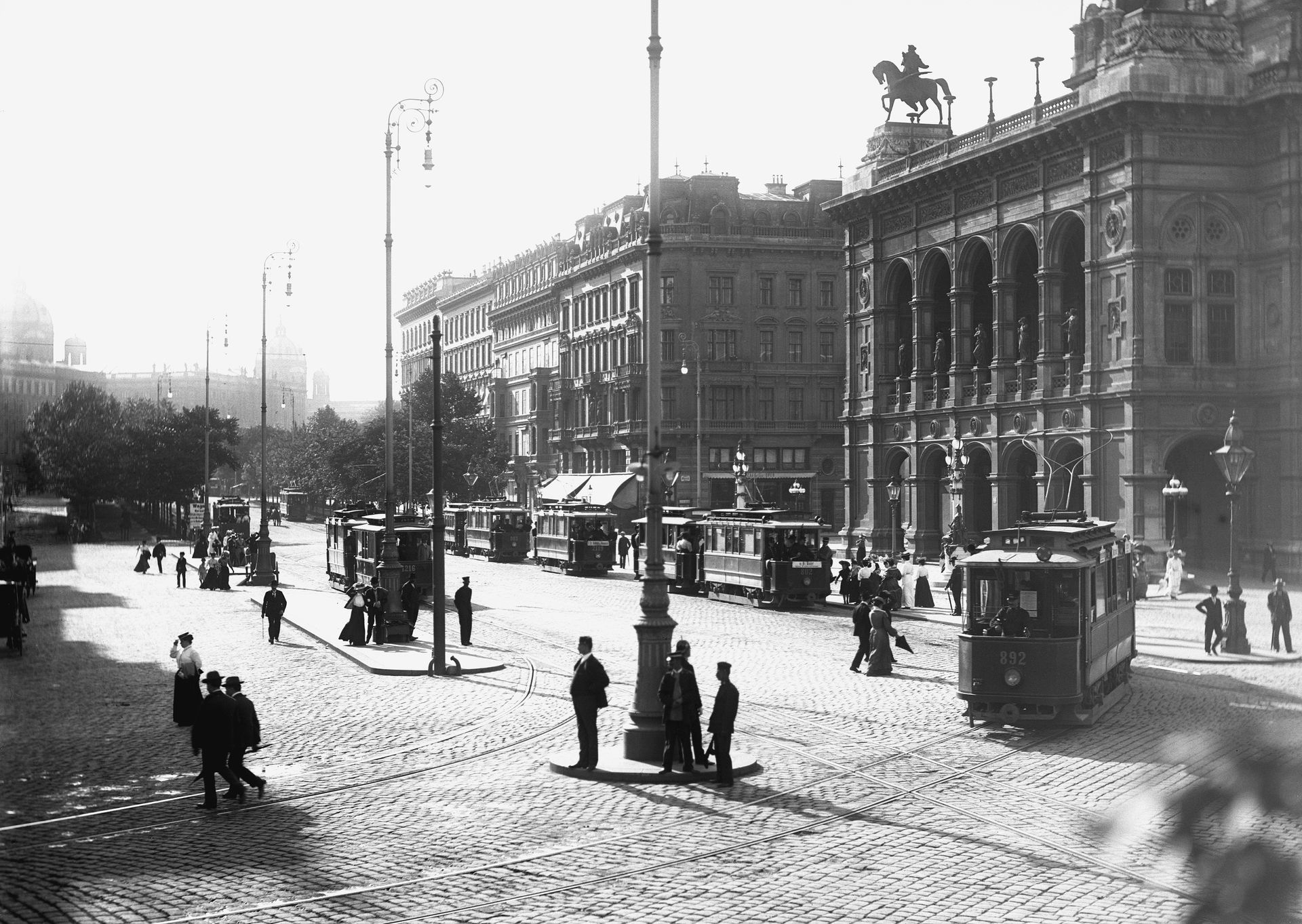 Oper 1905