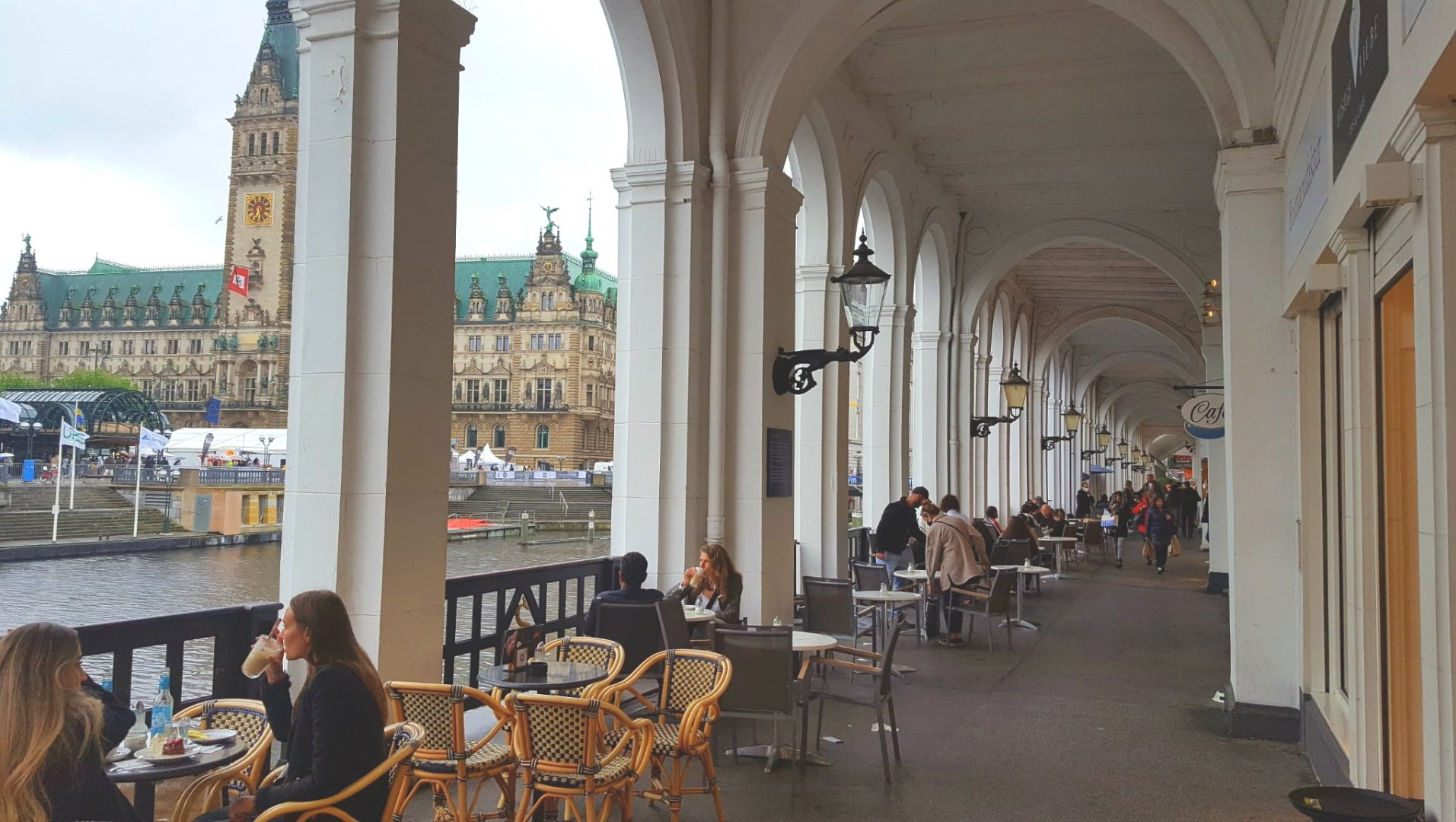 Alsterarkaden Außen- und Binnenalster & Jungfernsteg. Alsterarkaden