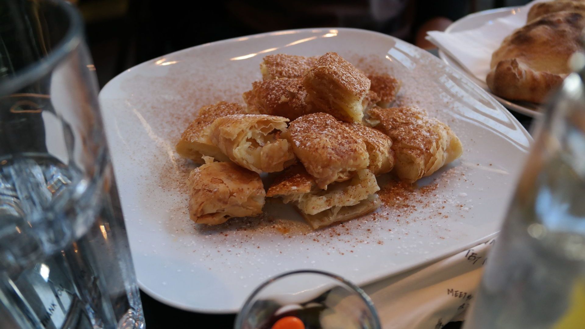 Streetfood Bougatsa Athen