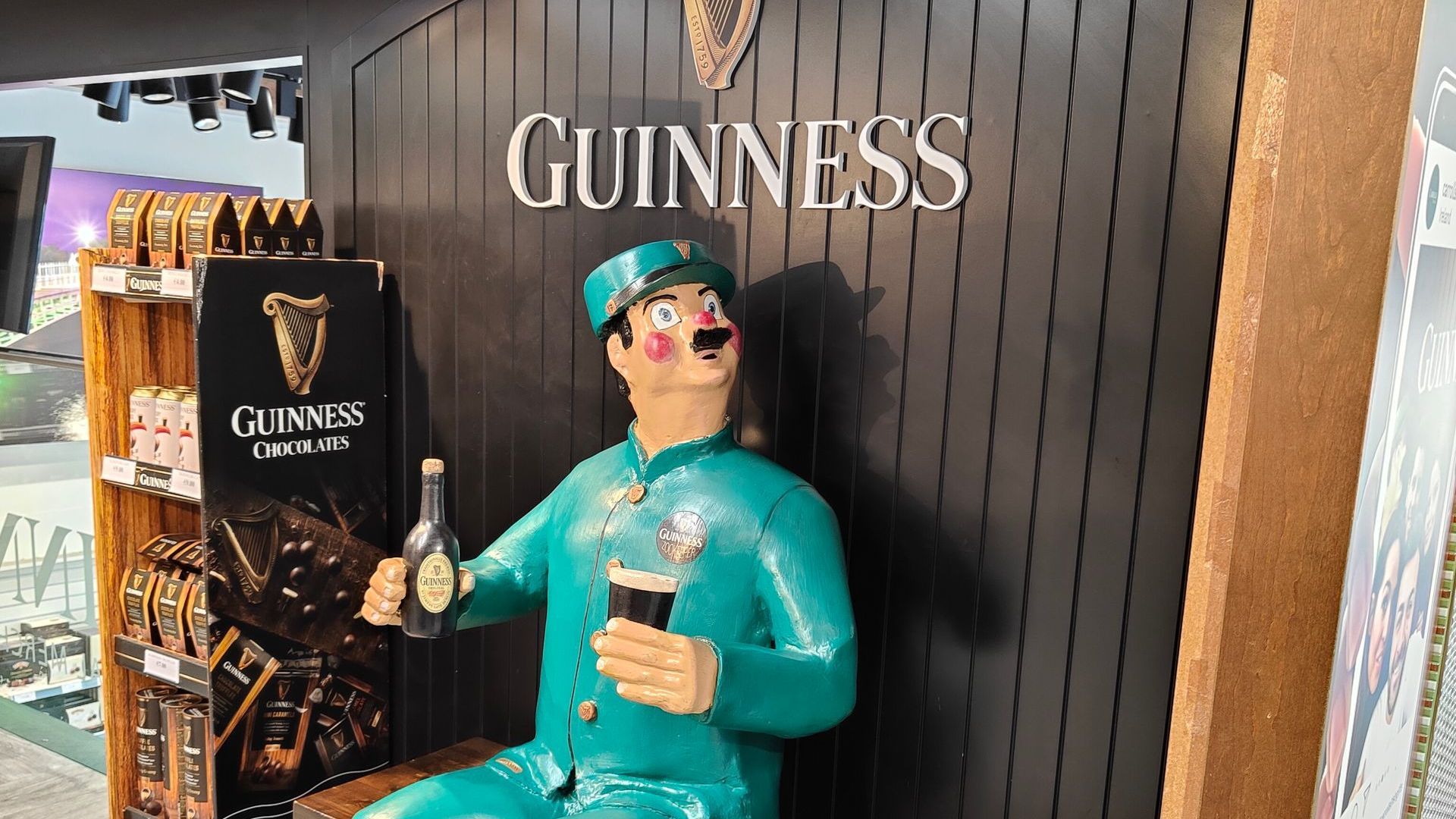 Guinness Bier Guinness Bier Dublin im Souvenirladen