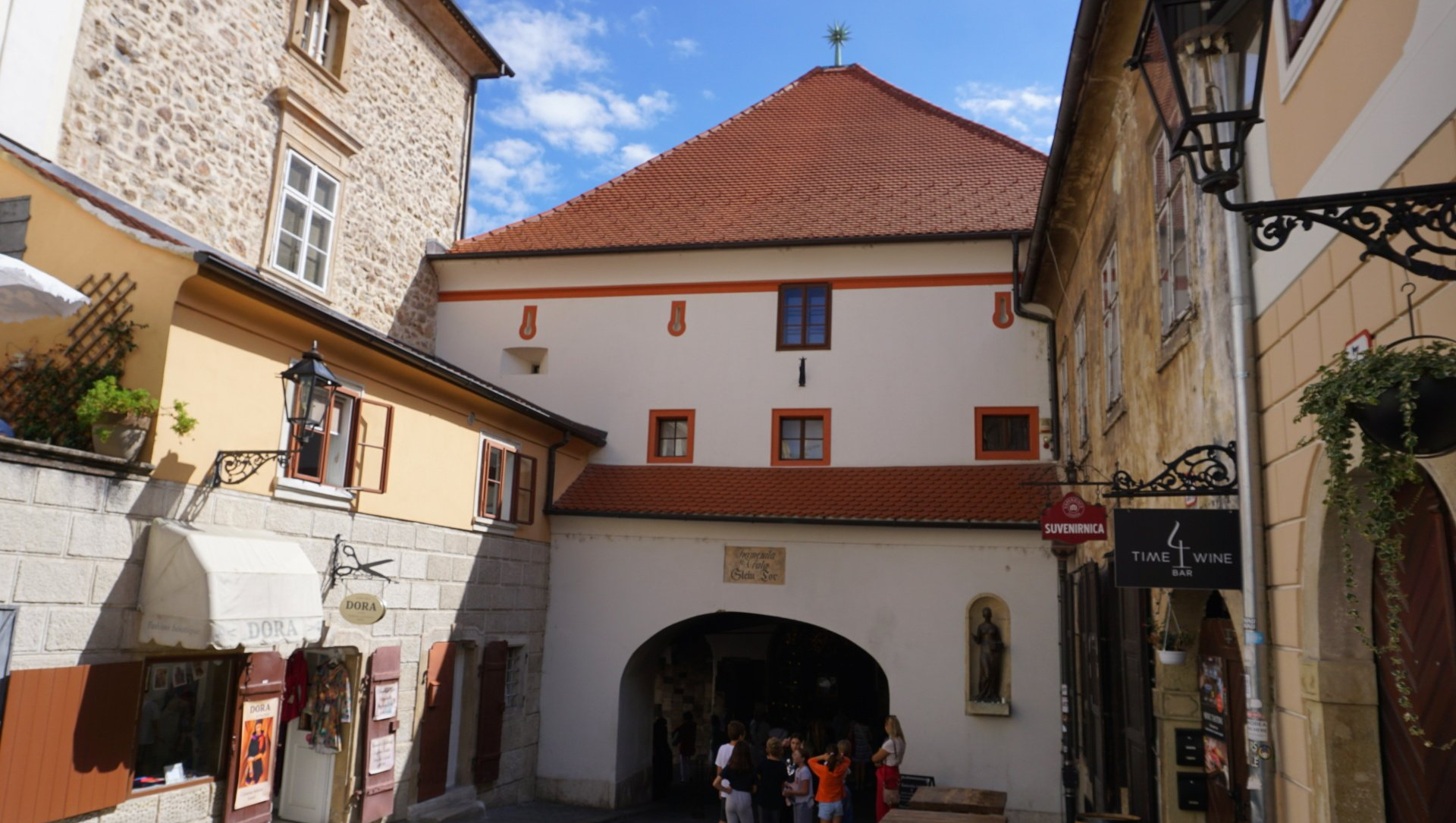 Zagreb Steinernes Tor Morgensterne als Dachspitze Hexenverfolgung