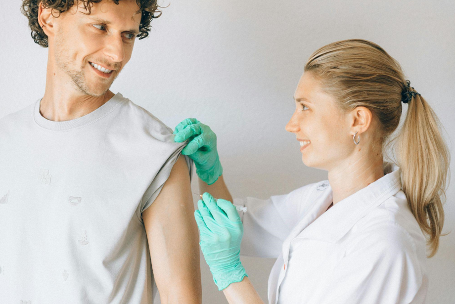 Who Should Get a Pneumonia Vaccine? | Sisselman Medical Group