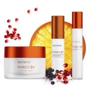 tres botellas de skeyndor power c + están una al lado de la otra