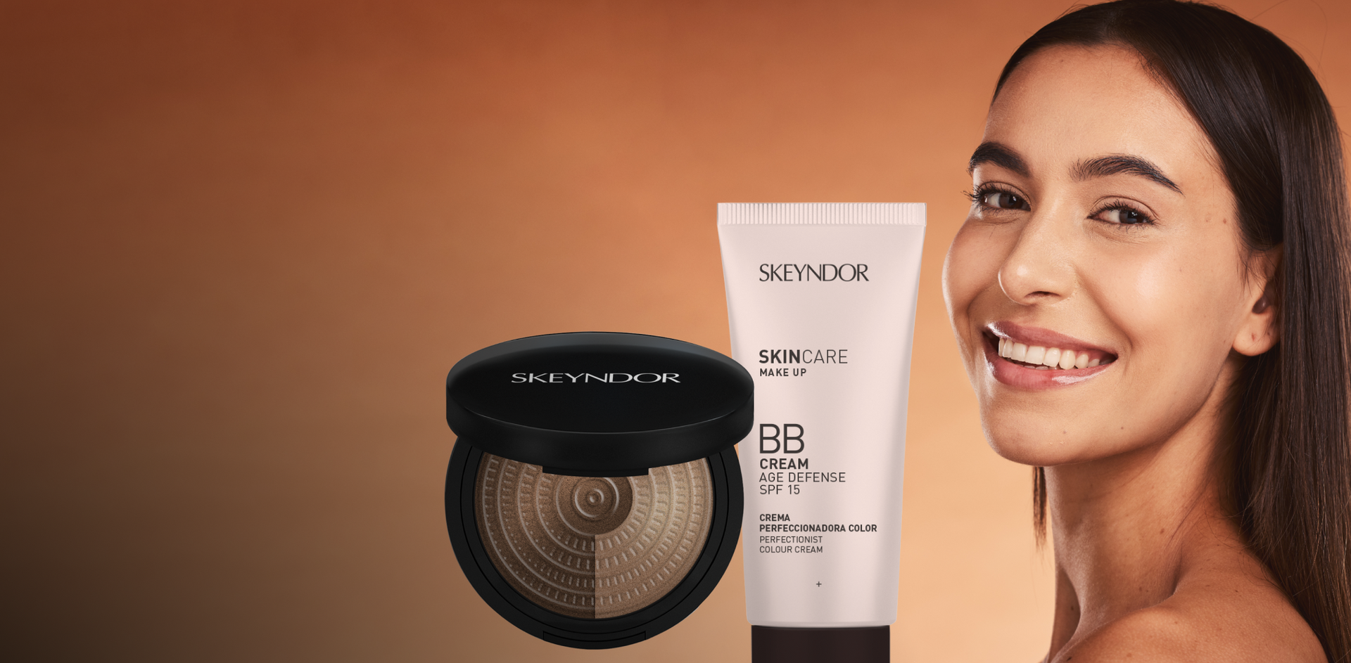 una mujer sonríe junto a un tubo de crema bb y un polvo.