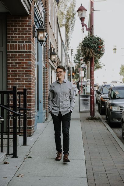 Jamie Johnson providing counselling services for men