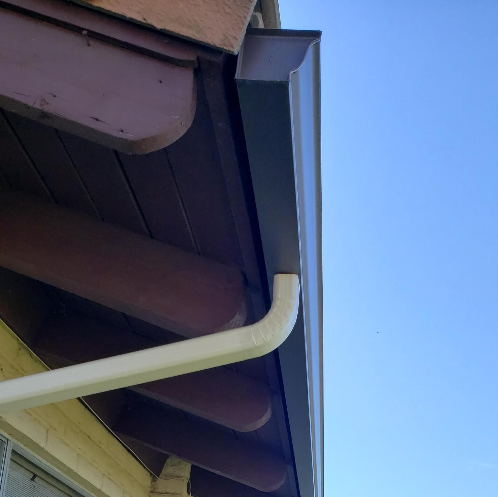 Seamless Gutters in Menifee, CA