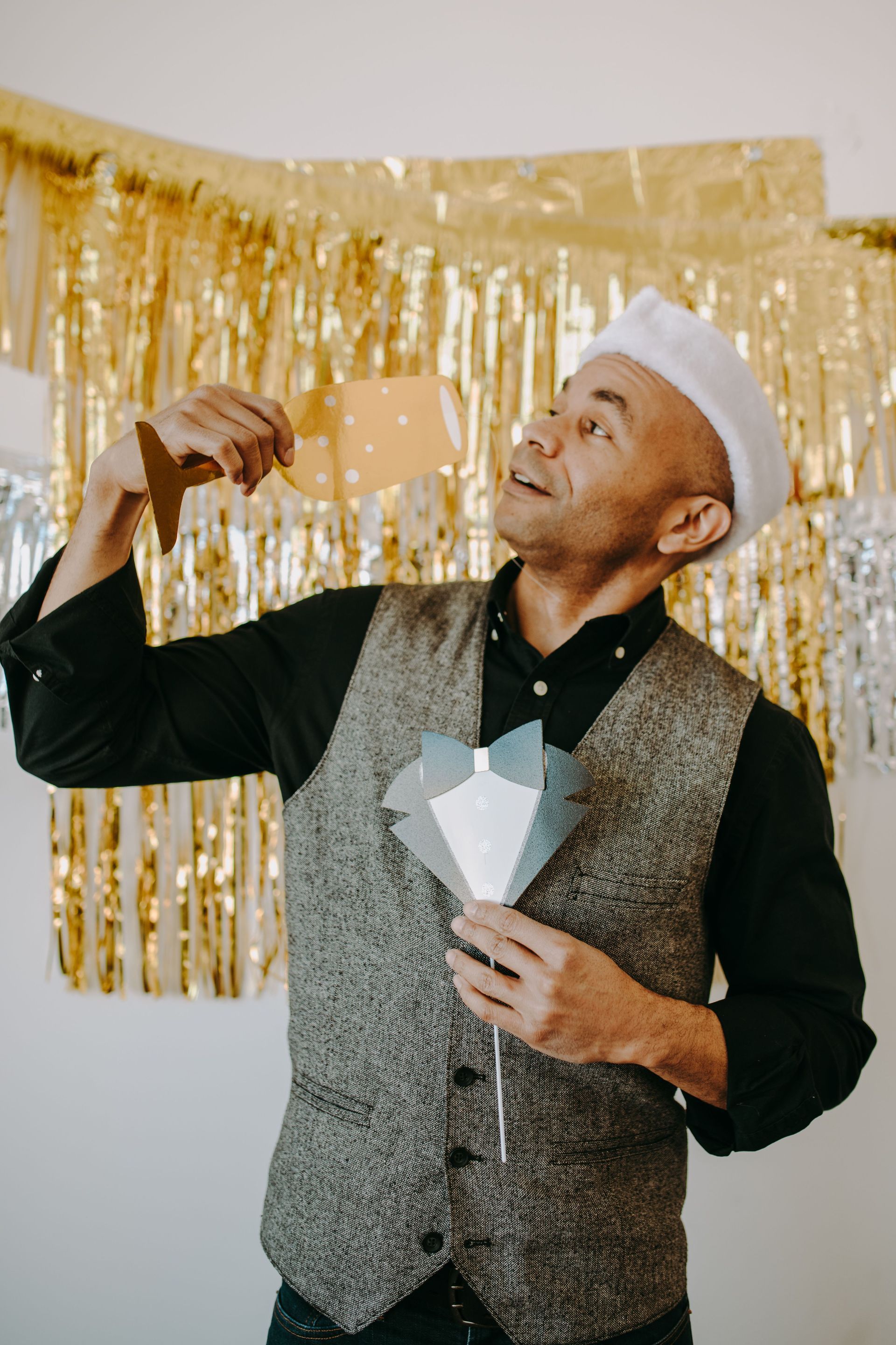couple in a photo booth in maryland