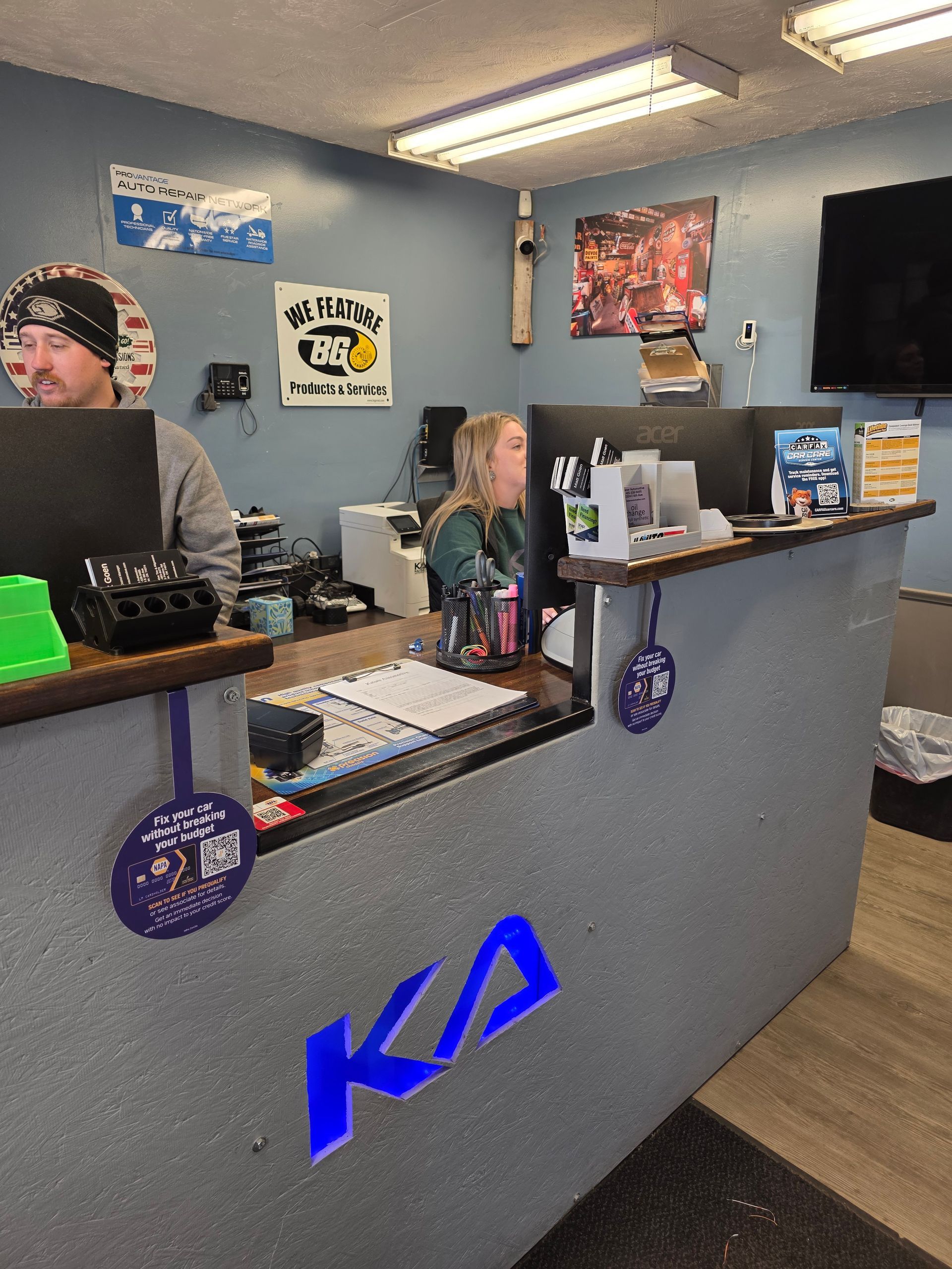 Our Reception Desk in Stillwater, OK | Kaiser Automotive