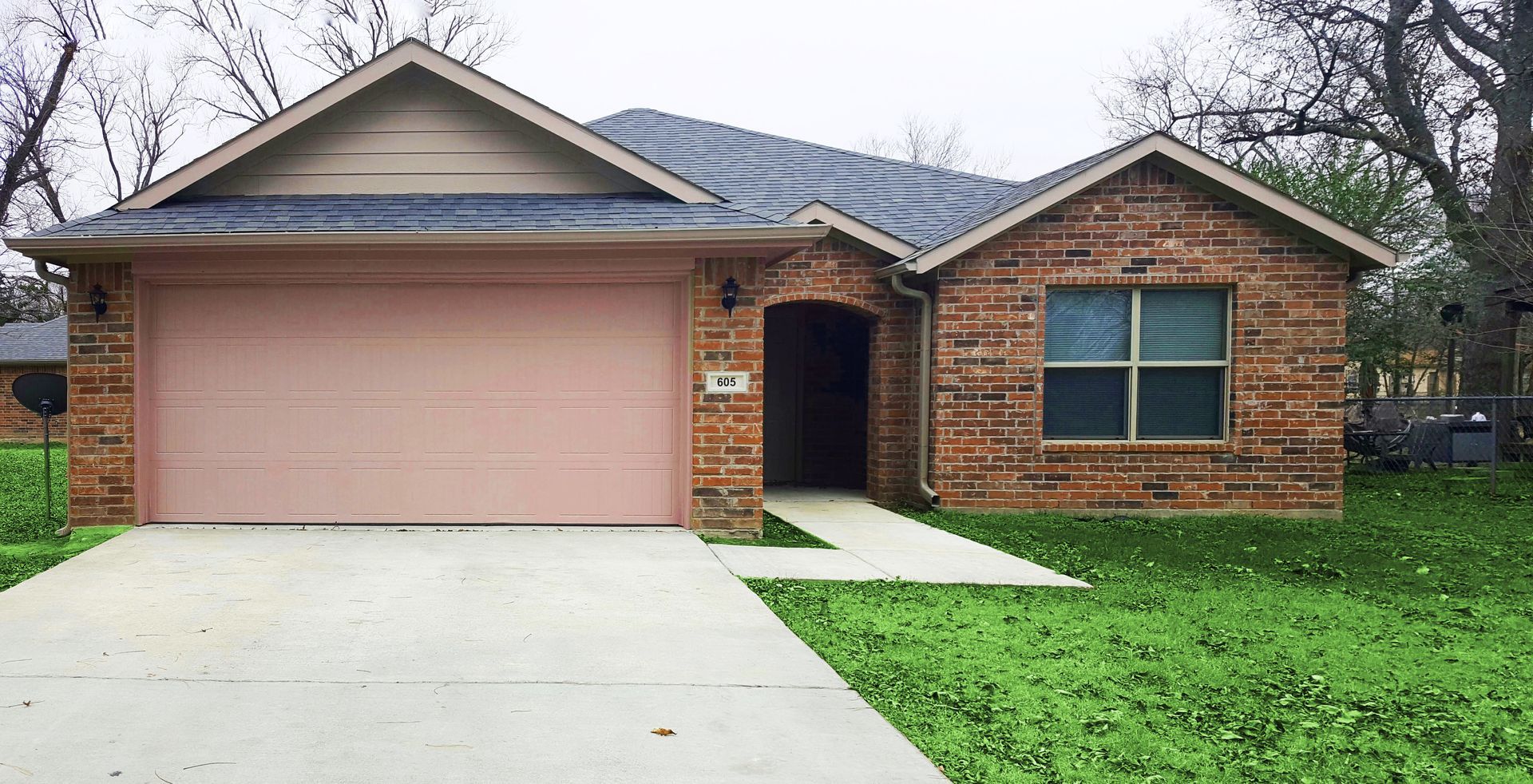 CHD - FRONT OF THE HOUSE