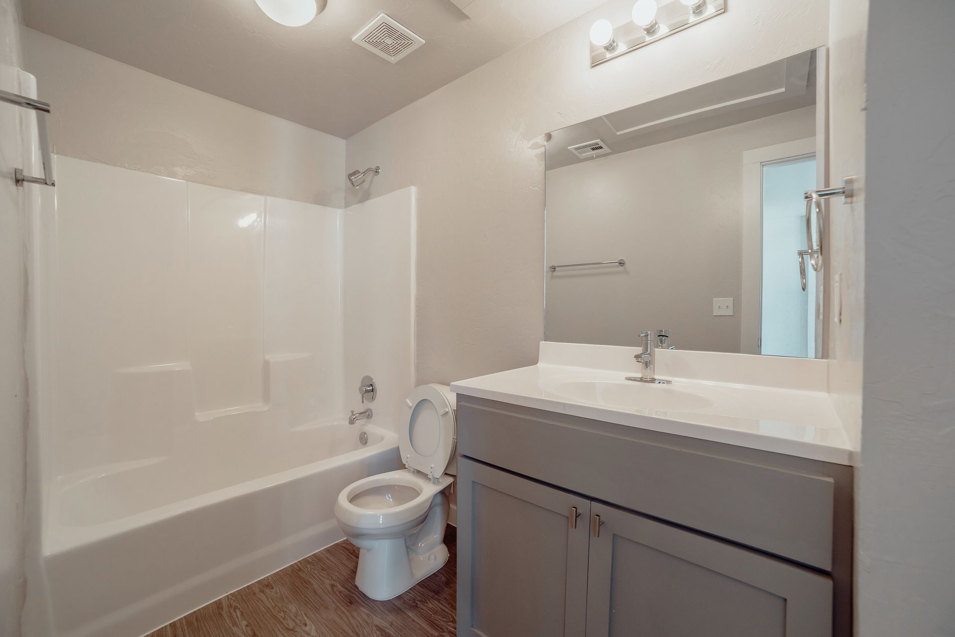 CCT - BATHROOM