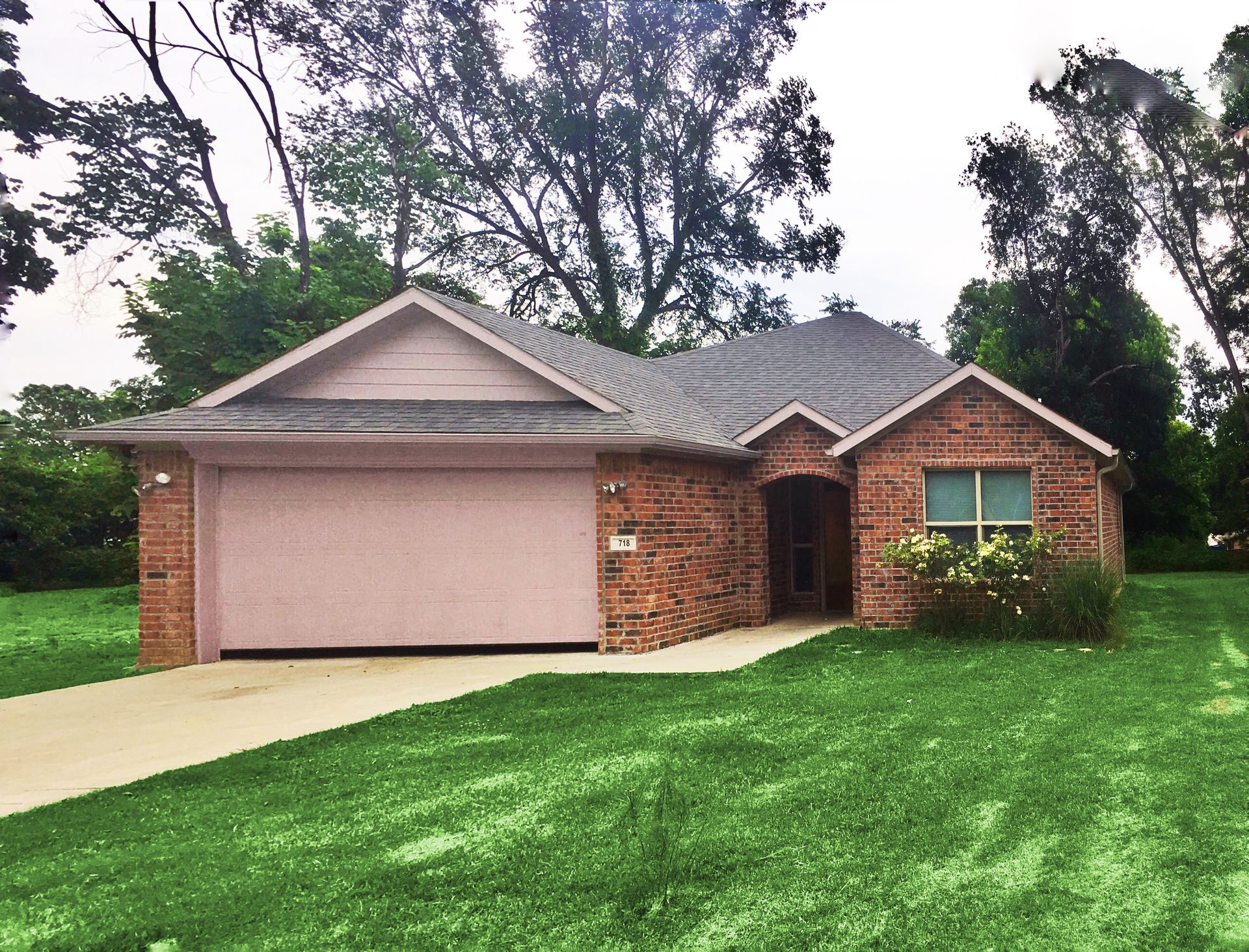 CHD - FRONT OF THE HOUSE