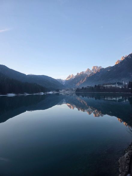 De dolomieten in de winter als er sneeuw ligt, sneeuwfun in de italiaanse dolomieten. Wat te doen met kinderen in de dolomieten