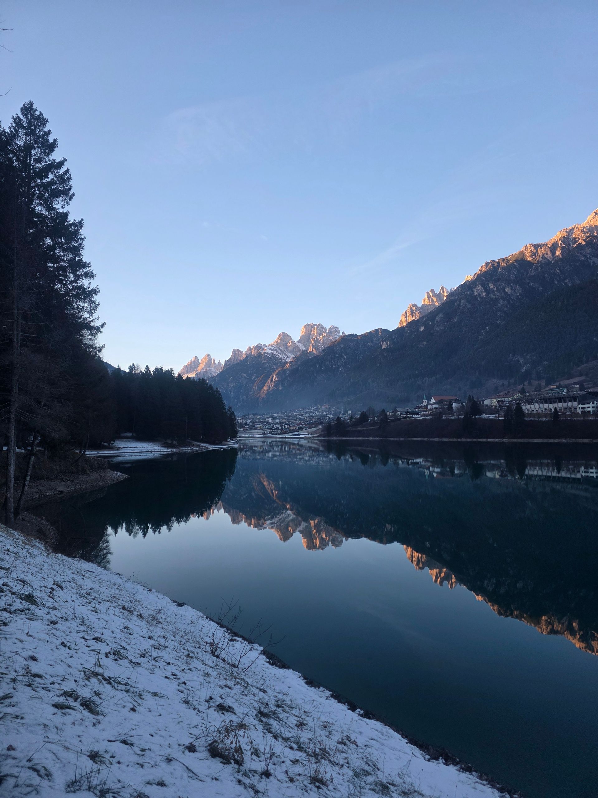 De dolomieten in de winter als er sneeuw ligt, sneeuwfun in de italiaanse dolomieten. Wat te doen met kinderen in de dolomieten
