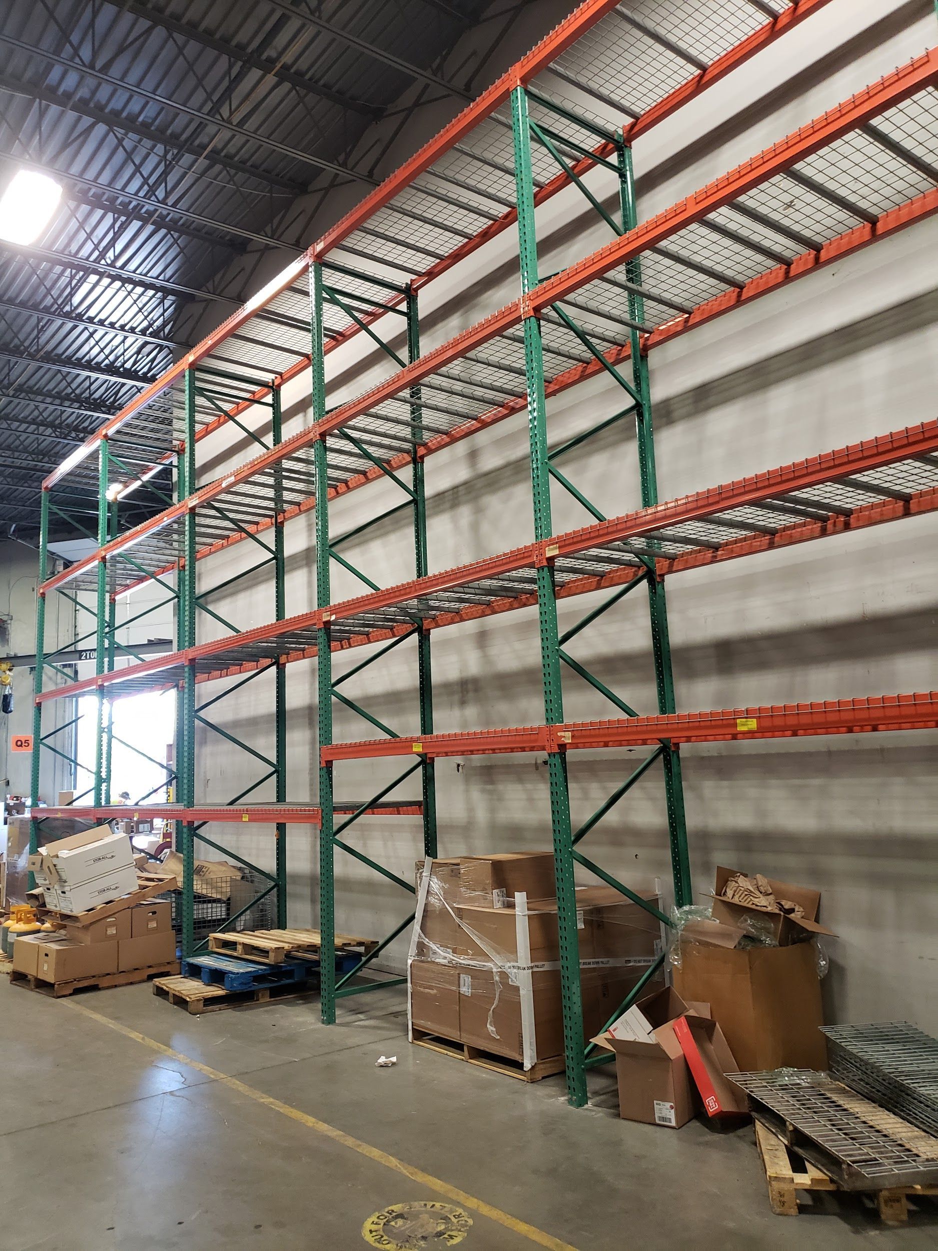 A warehouse filled with lots of shelves and boxes.
