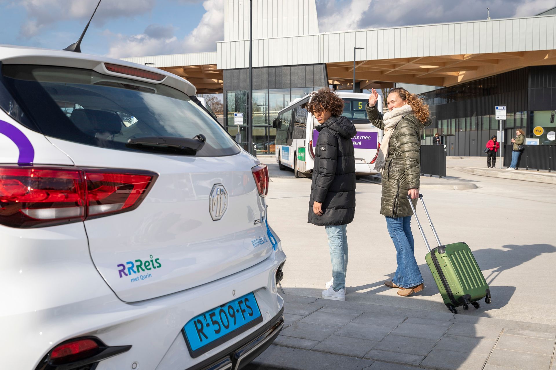 Onthulling nieuw haltebord Groessen