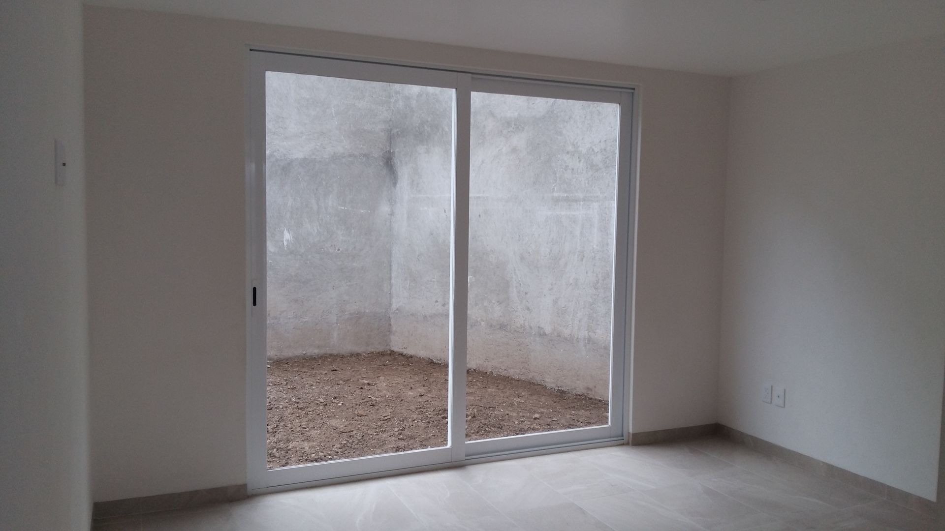 GRUPO GLASSNUM