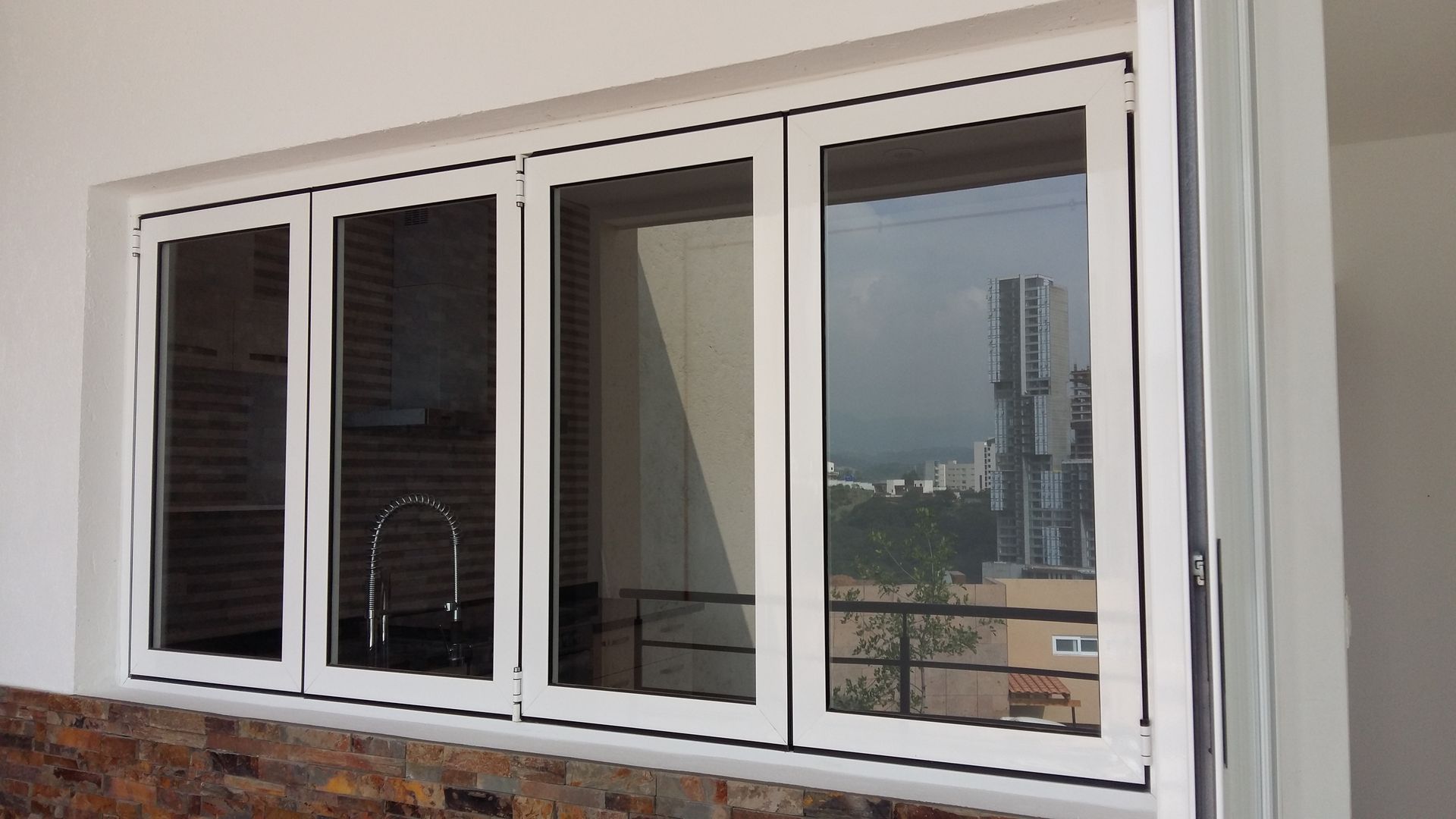 GRUPO GLASSNUM