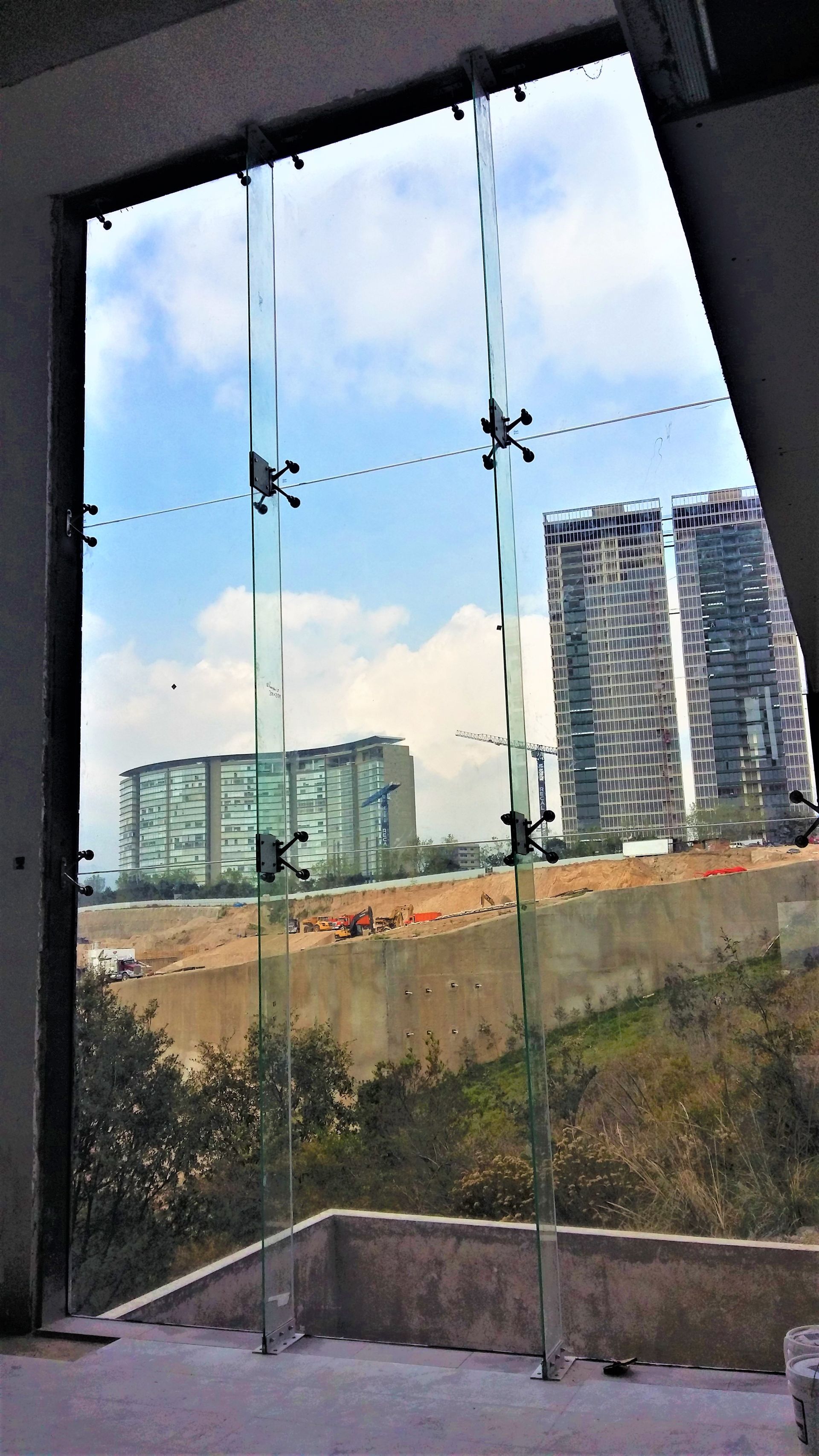 GRUPO GLASSNUM