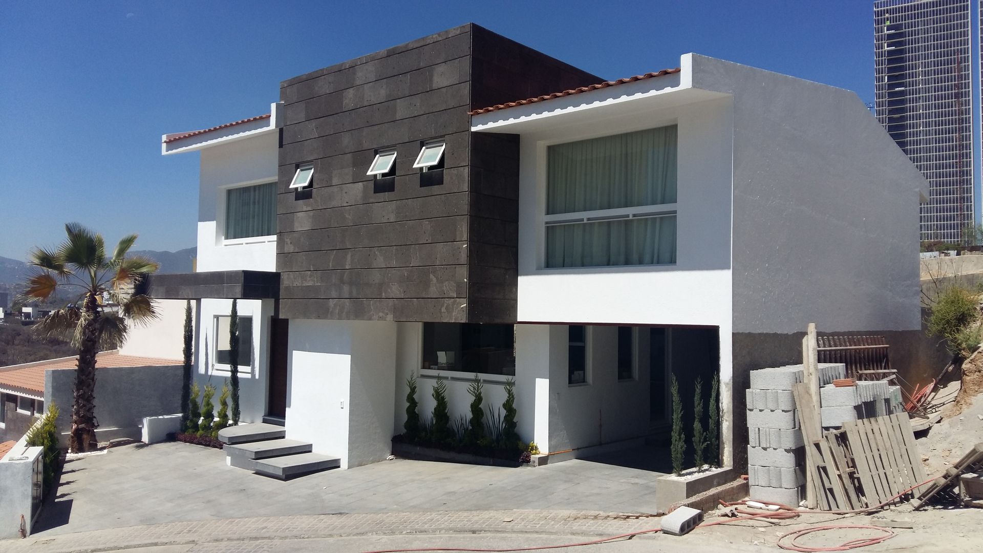 GRUPO GLASSNUM
