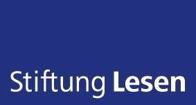 Ein blauer Hintergrund mit dem Wort „Stiftung Lesen“ in weißen Buchstaben.