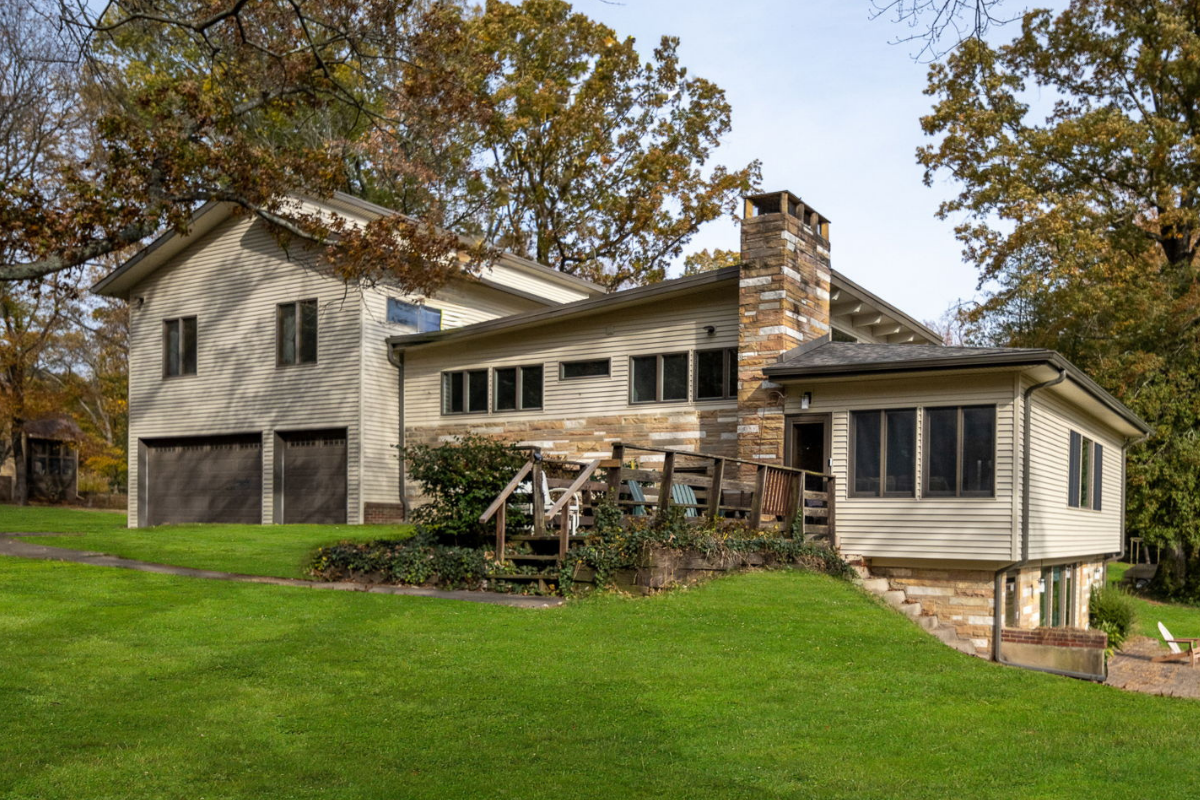River Dr Lorton VA Fairfax County Exterior Roof Windows exterior-After