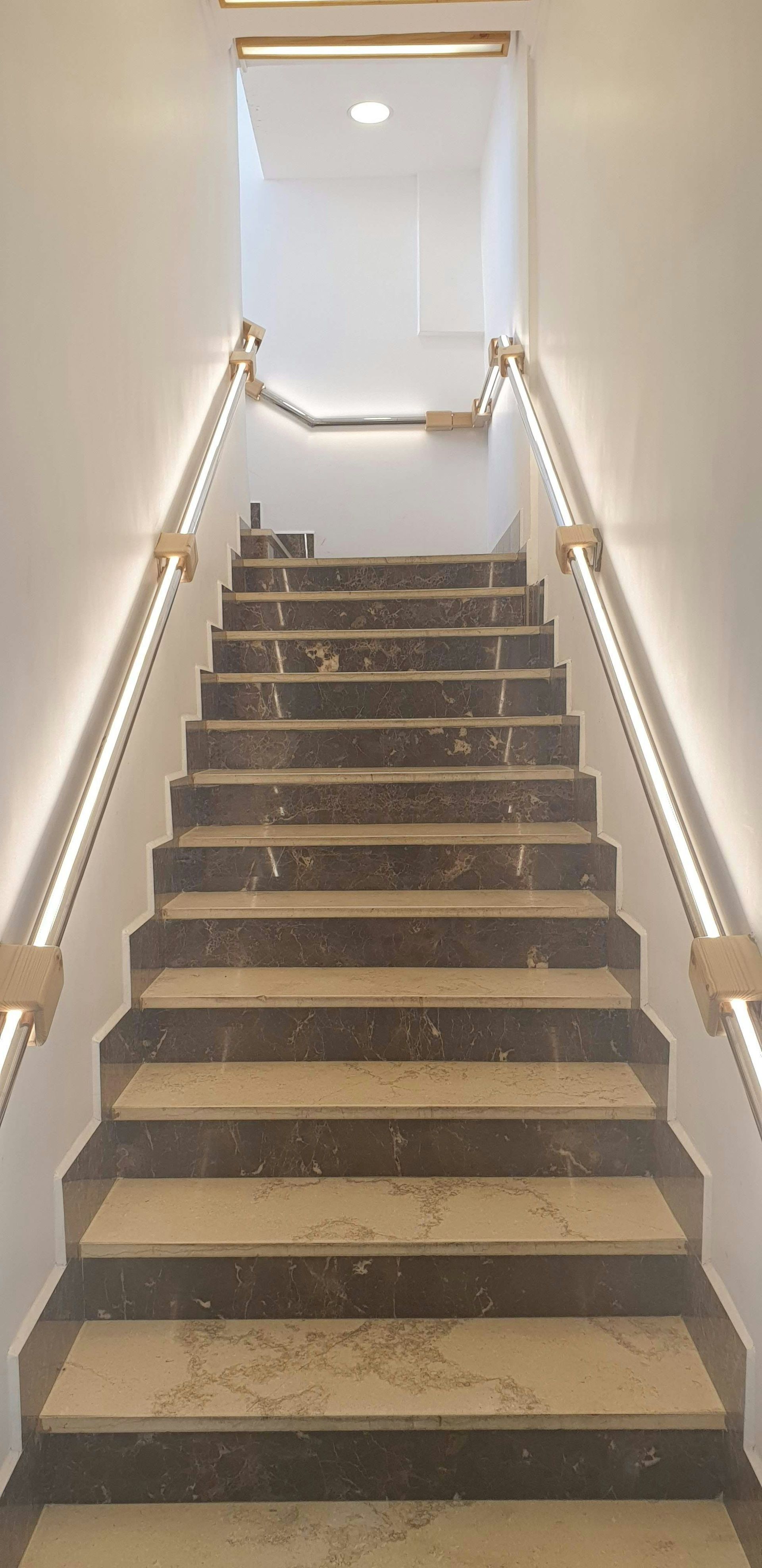 reformas de portales y escaleras