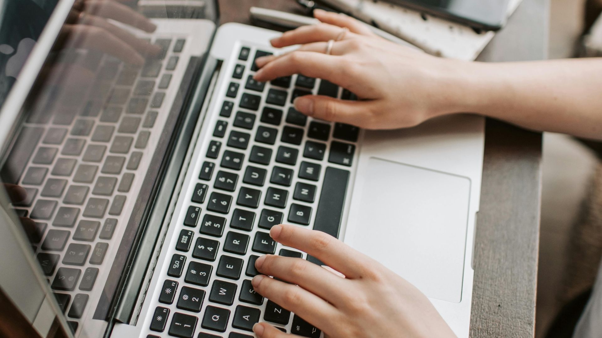 Writing online condolences can be tricky. Explore options for what to write and how to express your sympathy.
